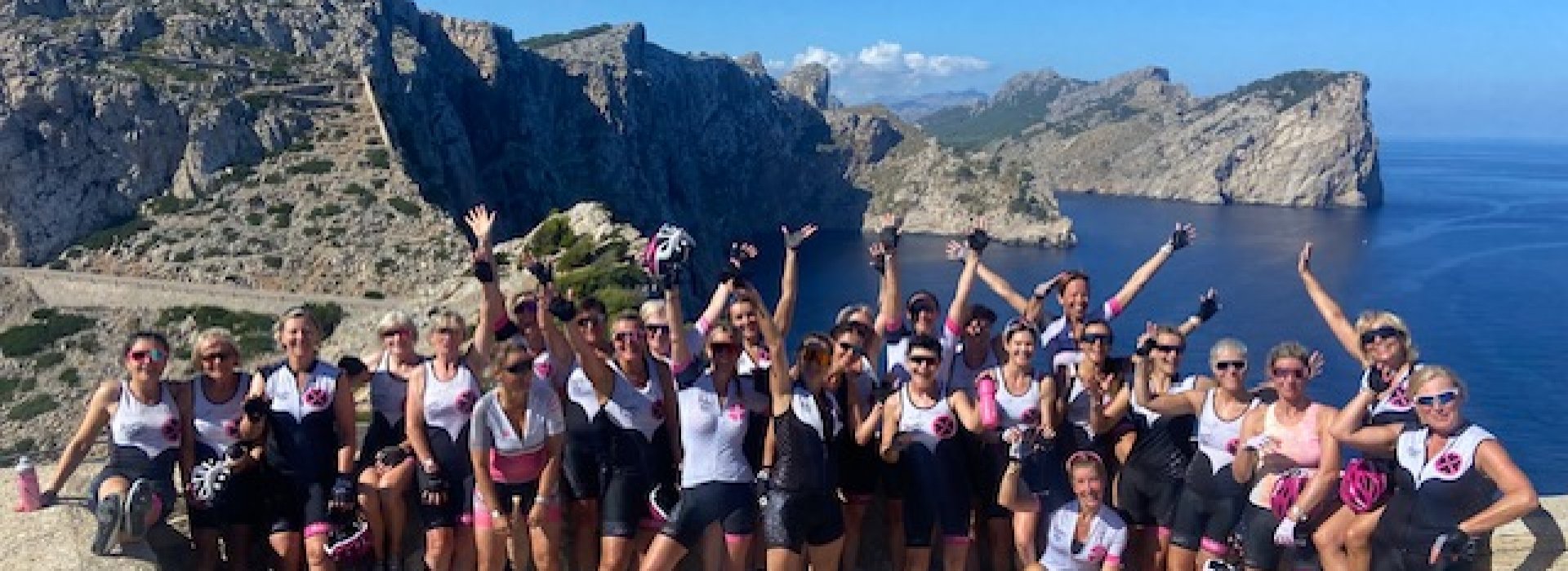 Women ride Mallorca*